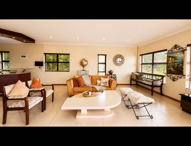 6 BEDROOM HOUSE FOR SALE IN ESSENWOOD